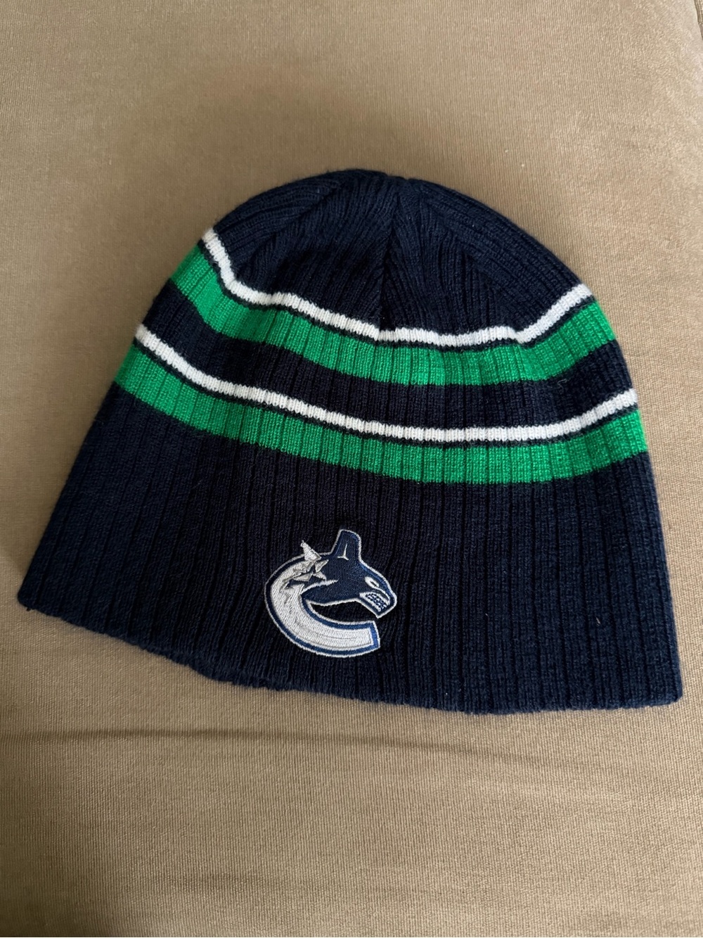 NHL Adult Navy, Green & White Ribbed Toque with Team Patch